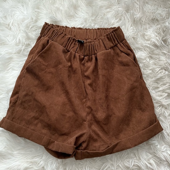Brown corduroy shorts - Picture 1 of 3